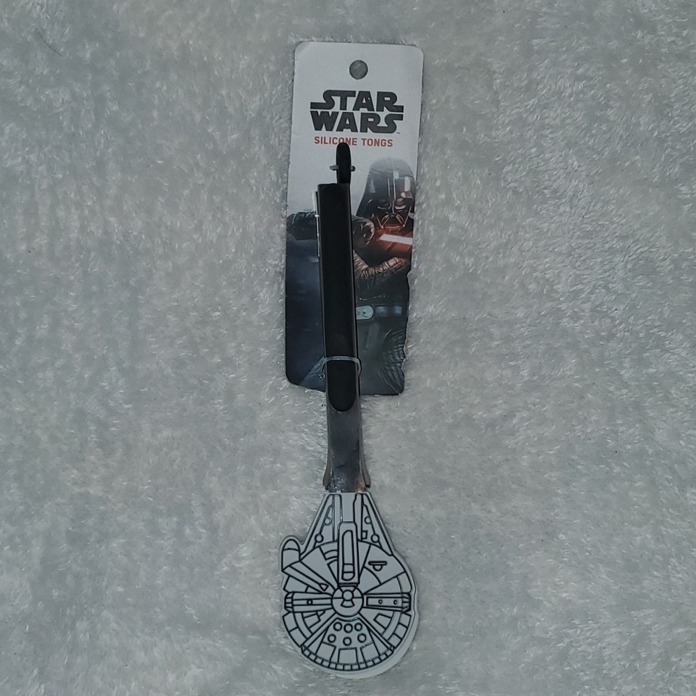 DISNEY Star Wars Silicone Tongs Millenium Falcon
